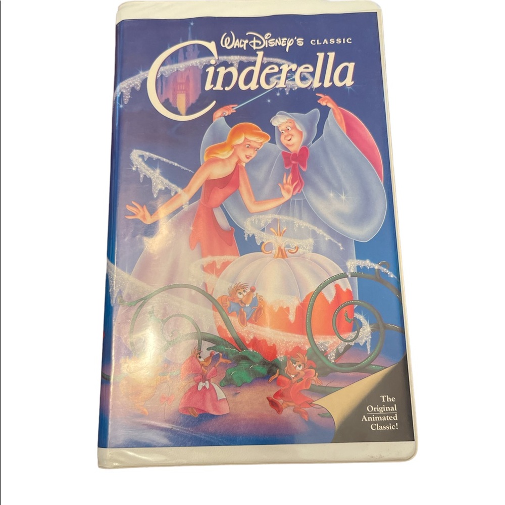 Walt Disney Classic Cinderella Black Diamond VHS w/ halograms and red signature
